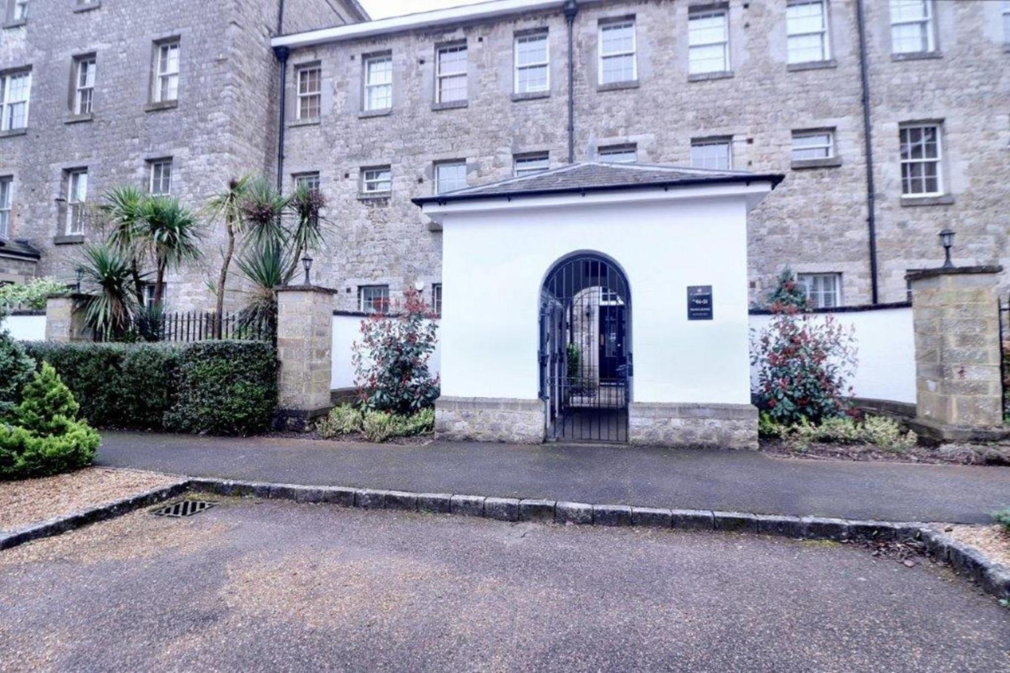 St Andrews Apartments ميدستون المظهر الخارجي الصورة