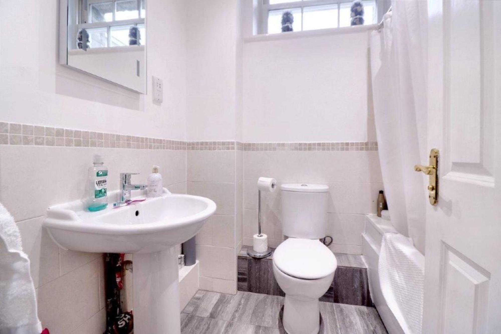 St Andrews Apartments ميدستون المظهر الخارجي الصورة