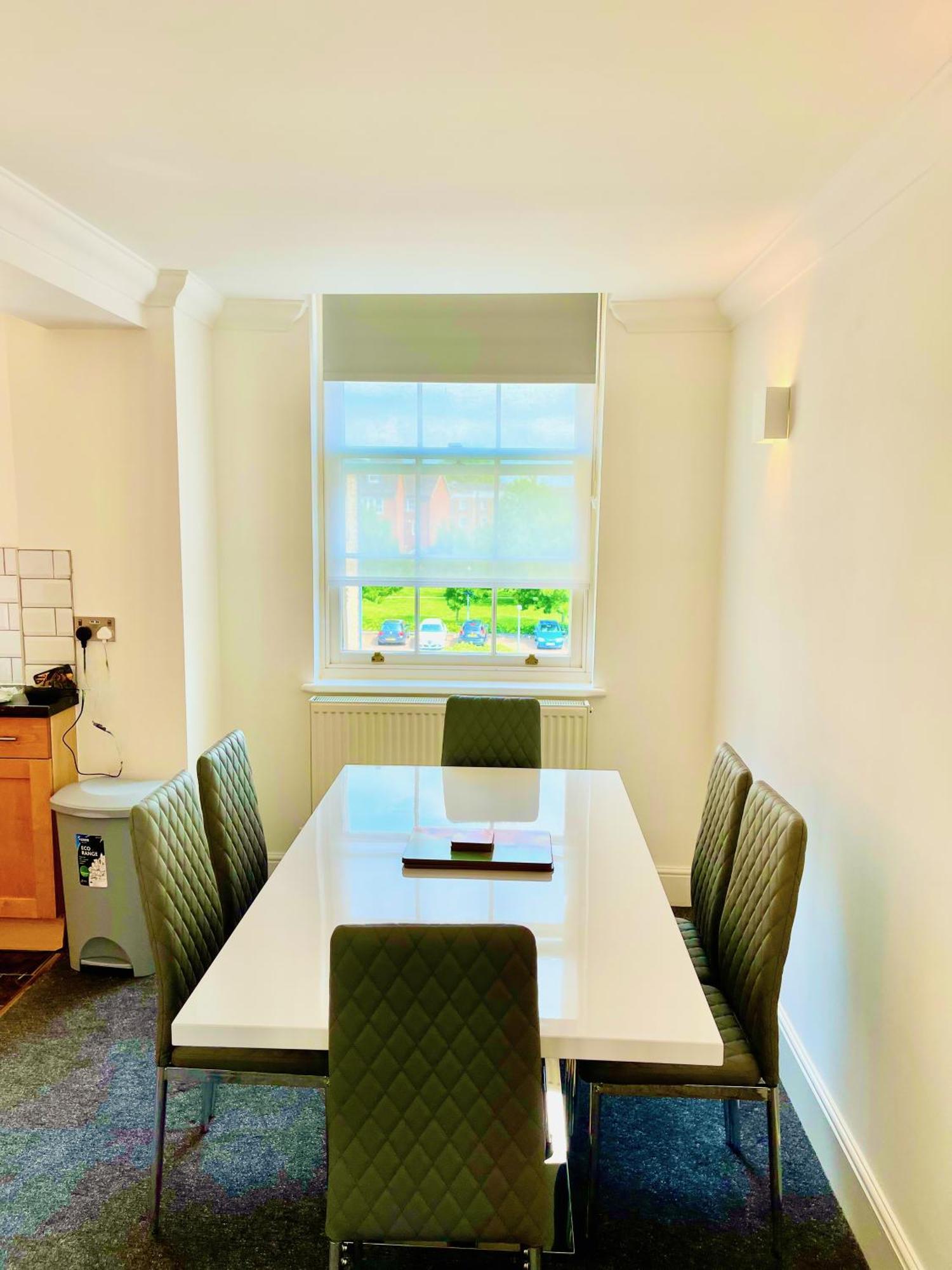 St Andrews Apartments ميدستون المظهر الخارجي الصورة