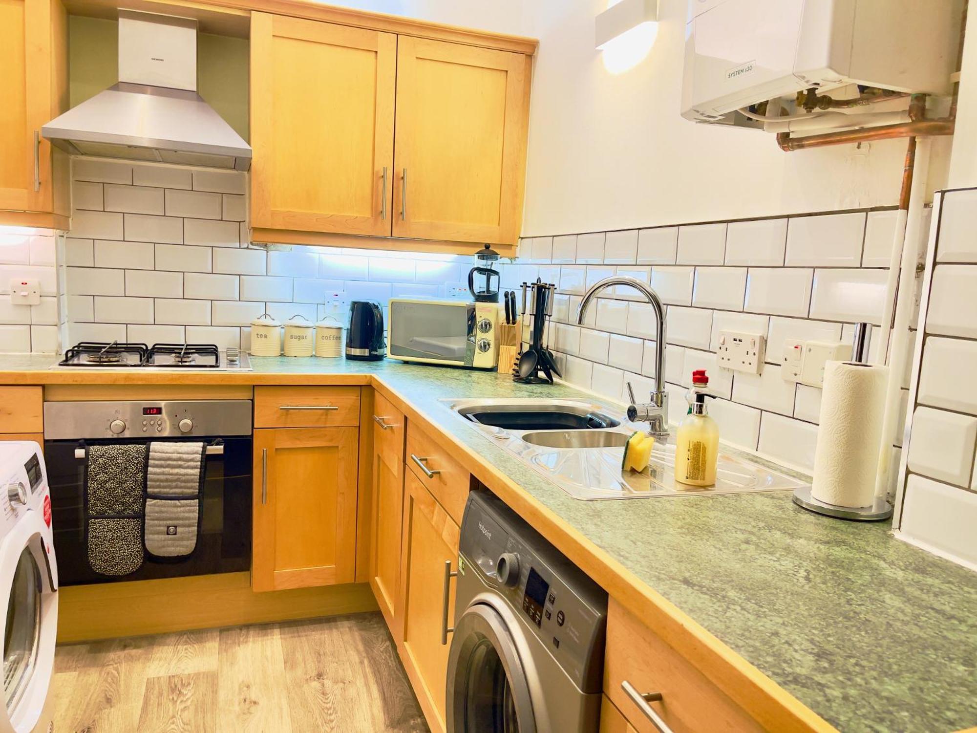 St Andrews Apartments ميدستون المظهر الخارجي الصورة